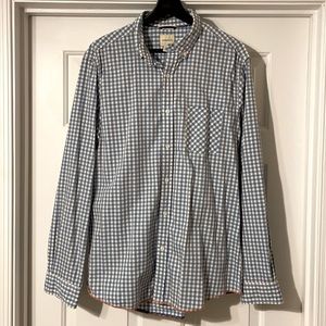 G.H. Bass & Co 100% Cotton button down shirt. Size - Medium